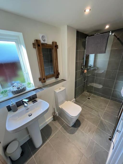 The Poplars - Cosy Modern Flat With Great Networking Apartment