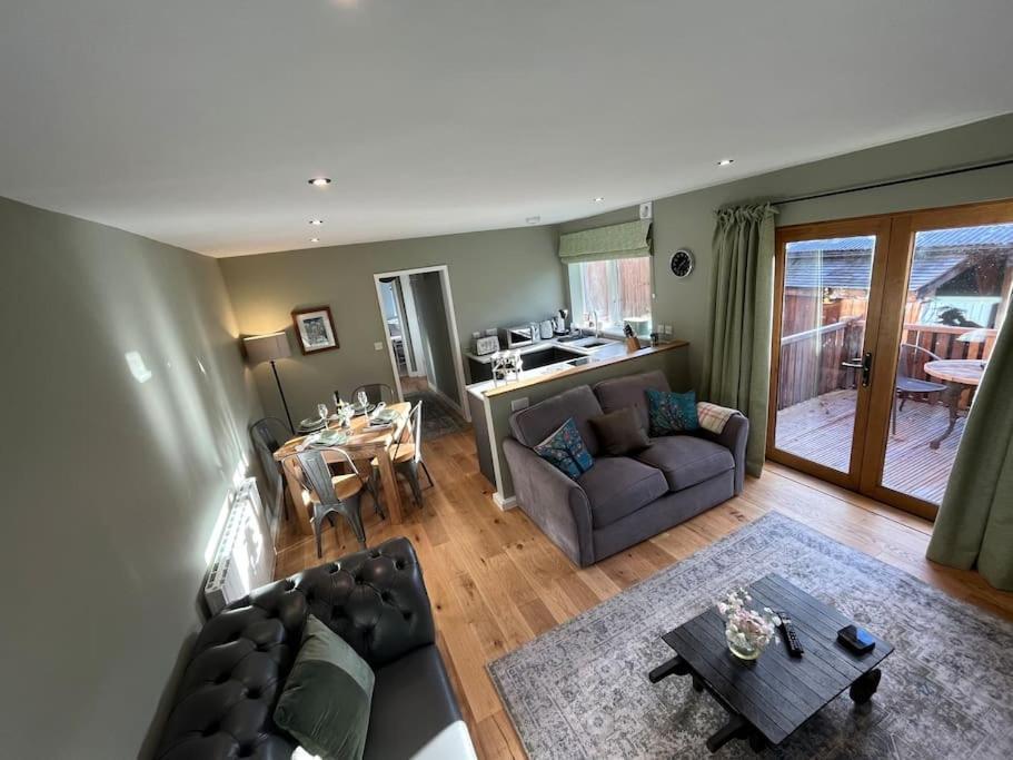 The Poplars - Cosy Modern Flat With Great Networking Telford